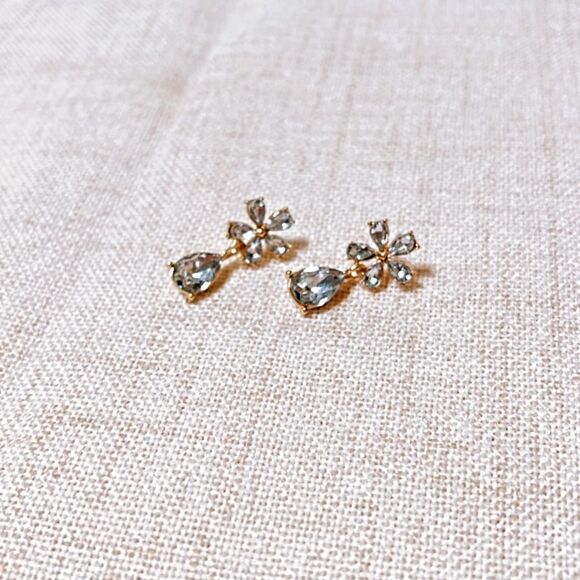 Diamond flower stud earrings N180 - Picture 4 of 6
